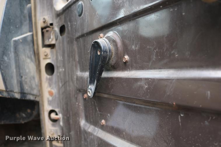 image for item DD0031 1991 International 4900 dump truck