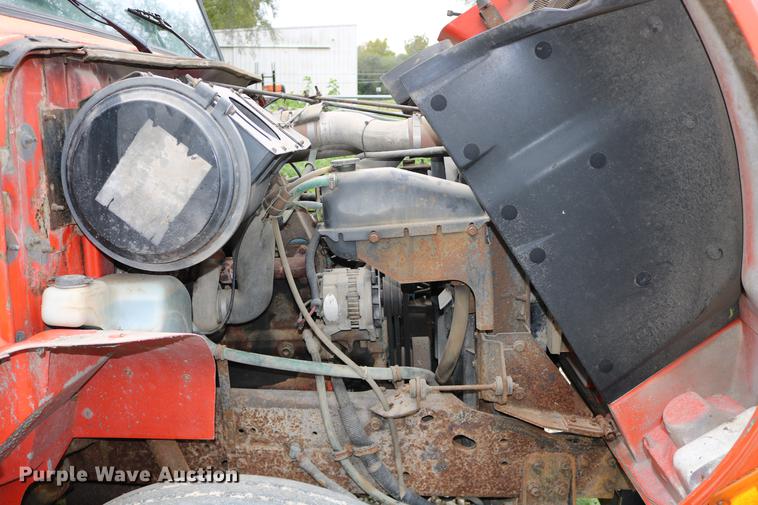 image for item DD0031 1991 International 4900 dump truck