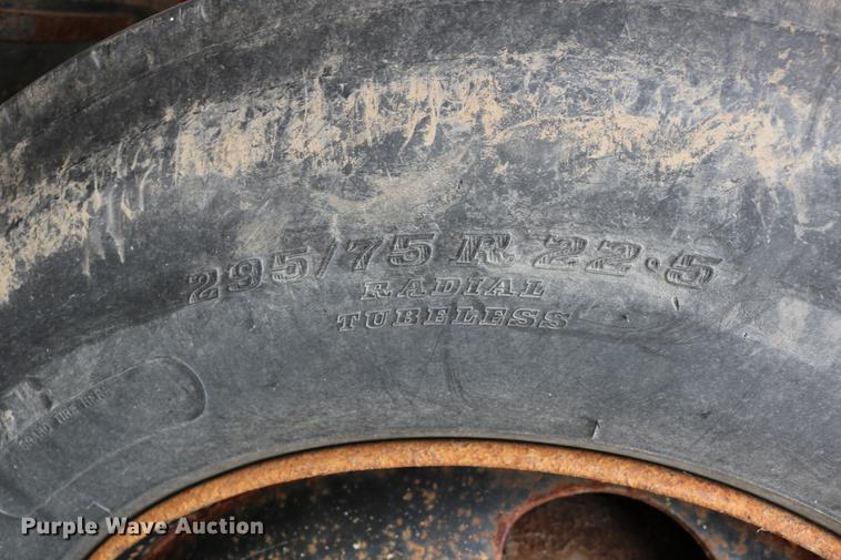 image for item DD0031 1991 International 4900 dump truck