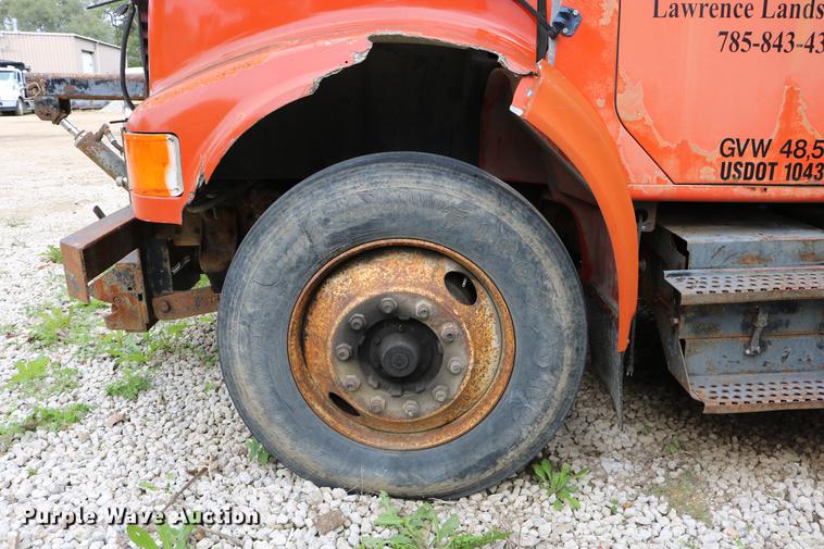 image for item DD0031 1991 International 4900 dump truck