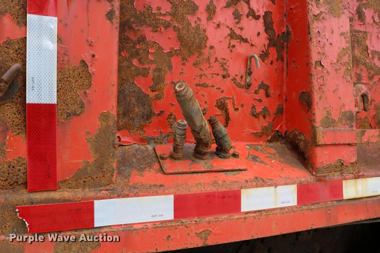 image for item DD0031 1991 International 4900 dump truck