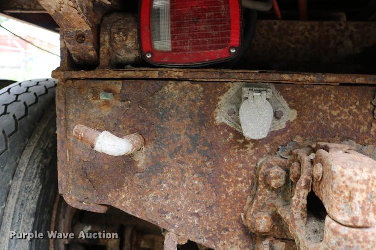 image for item DD0031 1991 International 4900 dump truck