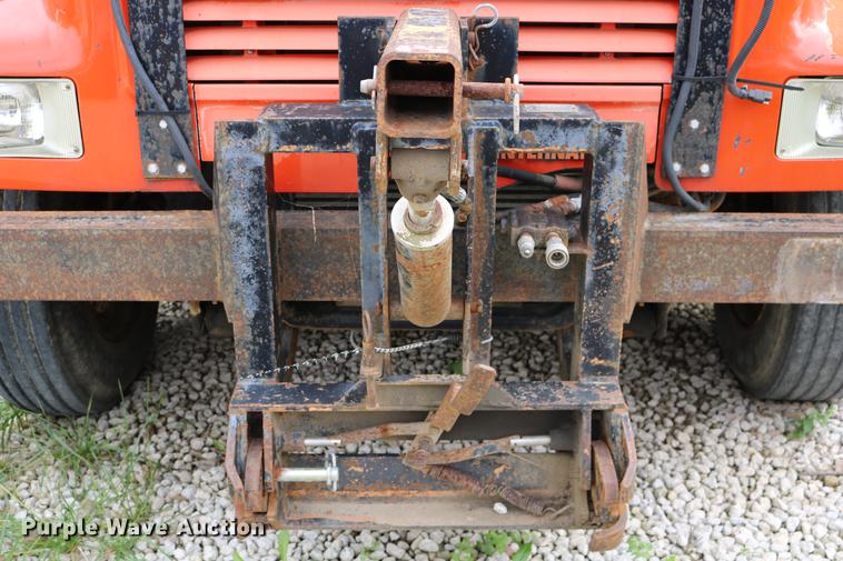 image for item DD0031 1991 International 4900 dump truck