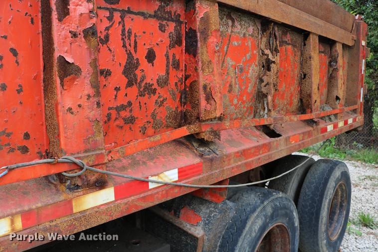 image for item DD0031 1991 International 4900 dump truck