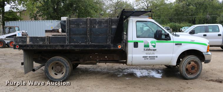 image for item DD0033 1999 Ford F450 Super Duty dump truck