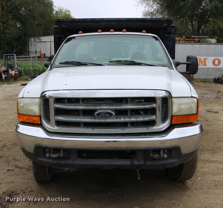 image for item DD0033 1999 Ford F450 Super Duty dump truck