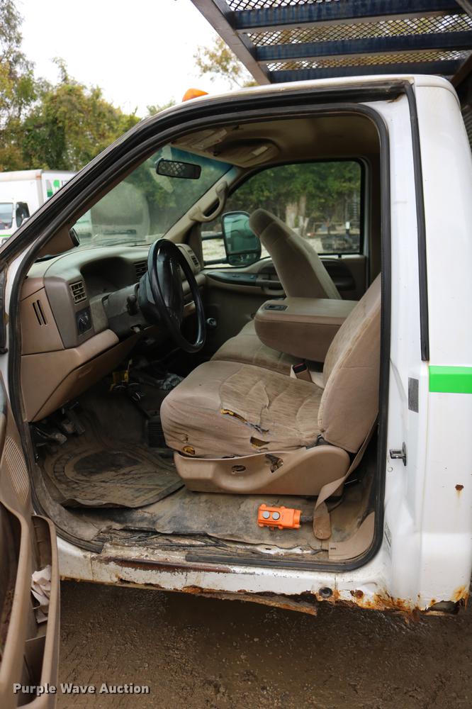 image for item DD0033 1999 Ford F450 Super Duty dump truck