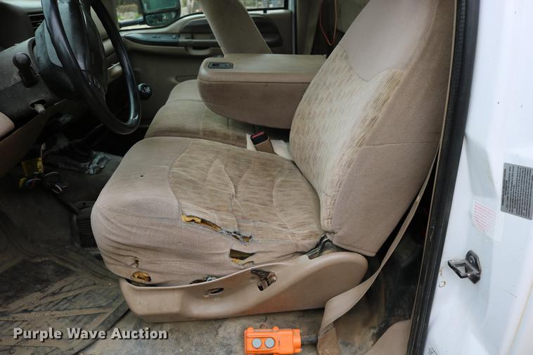 image for item DD0033 1999 Ford F450 Super Duty dump truck