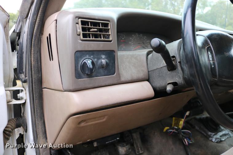 image for item DD0033 1999 Ford F450 Super Duty dump truck