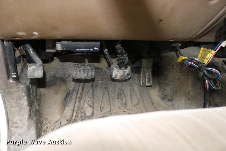 image for item DD0033 1999 Ford F450 Super Duty dump truck