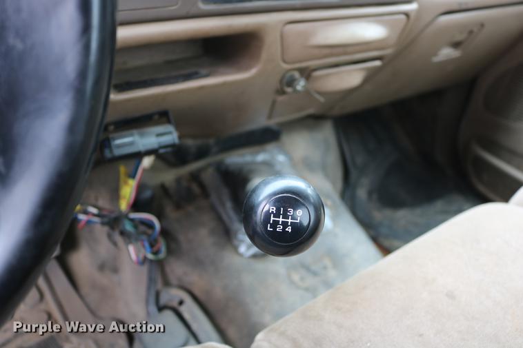 image for item DD0033 1999 Ford F450 Super Duty dump truck