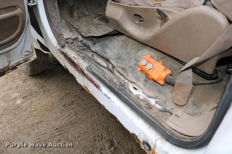 image for item DD0033 1999 Ford F450 Super Duty dump truck