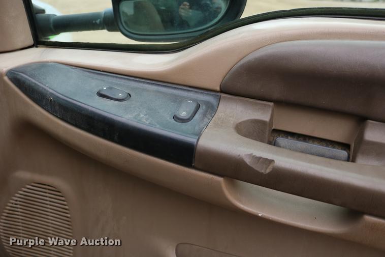 image for item DD0033 1999 Ford F450 Super Duty dump truck