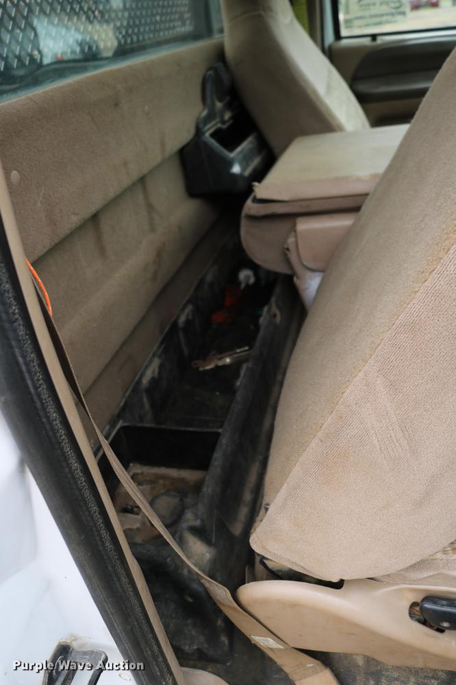 image for item DD0033 1999 Ford F450 Super Duty dump truck