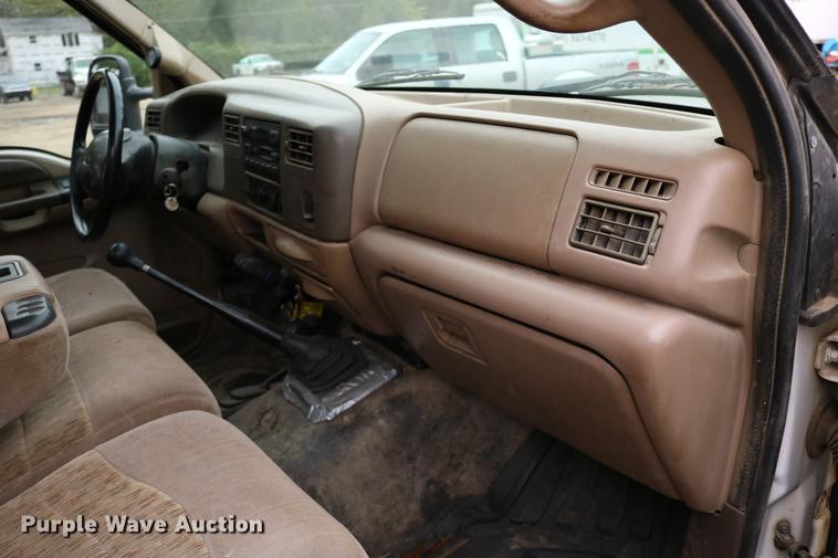 image for item DD0033 1999 Ford F450 Super Duty dump truck