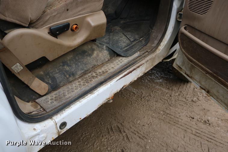 image for item DD0033 1999 Ford F450 Super Duty dump truck