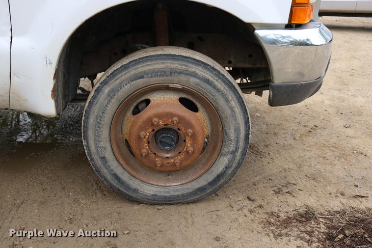 image for item DD0033 1999 Ford F450 Super Duty dump truck