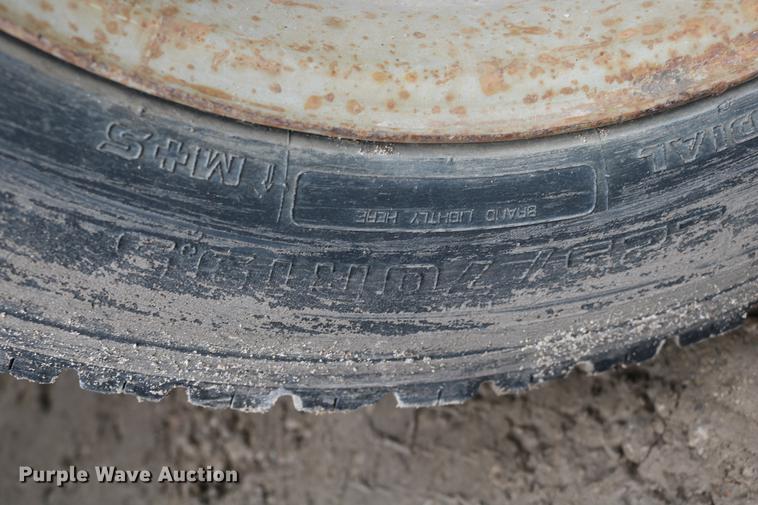 image for item DD0033 1999 Ford F450 Super Duty dump truck