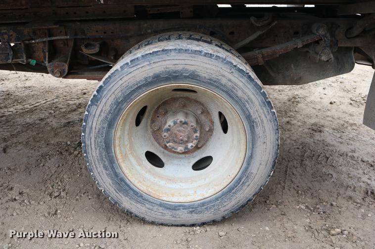 image for item DD0033 1999 Ford F450 Super Duty dump truck