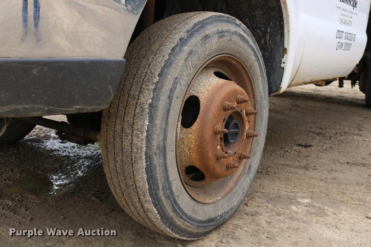 image for item DD0033 1999 Ford F450 Super Duty dump truck