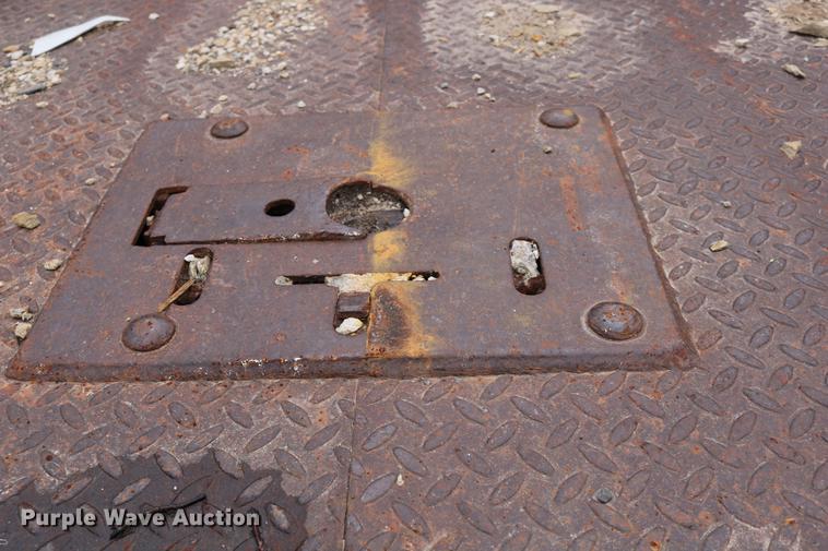 image for item DD0033 1999 Ford F450 Super Duty dump truck