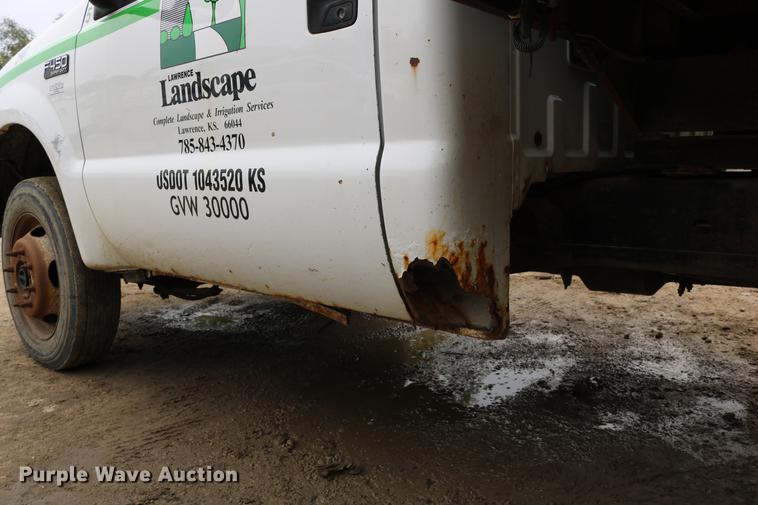 image for item DD0033 1999 Ford F450 Super Duty dump truck