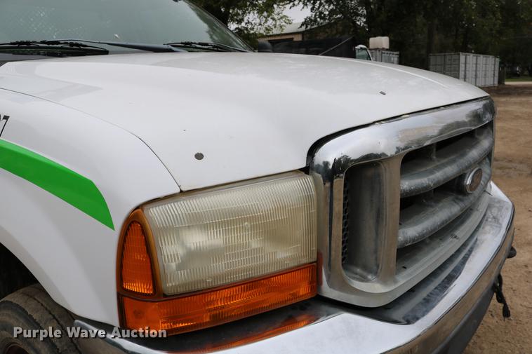 image for item DD0033 1999 Ford F450 Super Duty dump truck