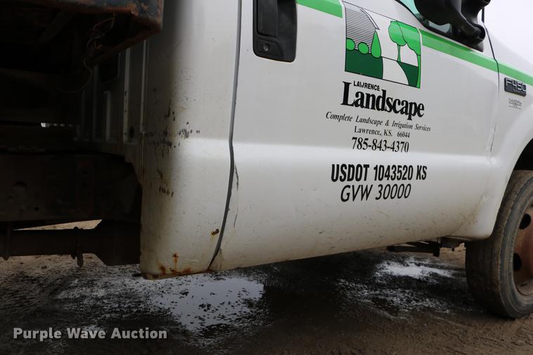 image for item DD0033 1999 Ford F450 Super Duty dump truck