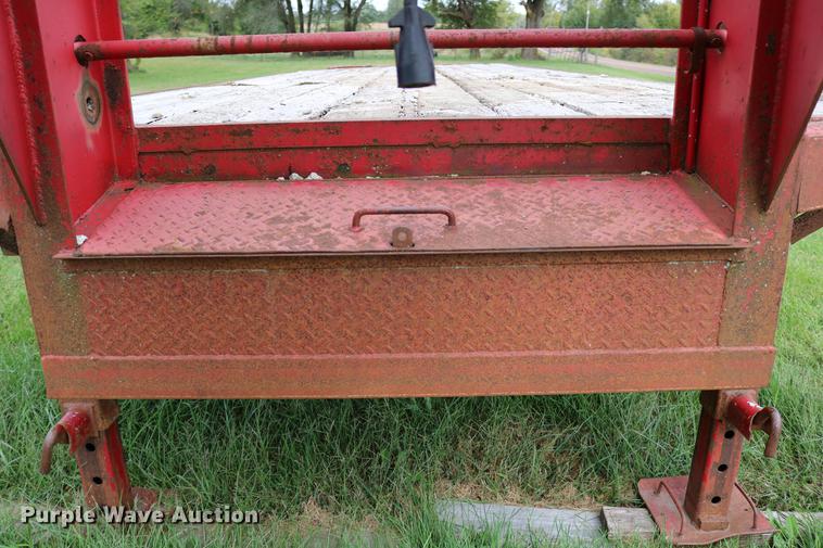 image for item DD0048 2006 QWS Express Trailers equipment trailer