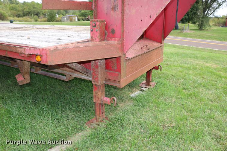 image for item DD0048 2006 QWS Express Trailers equipment trailer