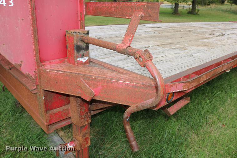 image for item DD0048 2006 QWS Express Trailers equipment trailer