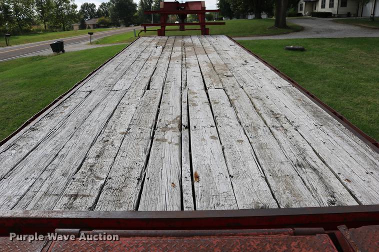 image for item DD0048 2006 QWS Express Trailers equipment trailer