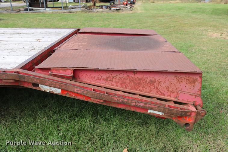 image for item DD0048 2006 QWS Express Trailers equipment trailer