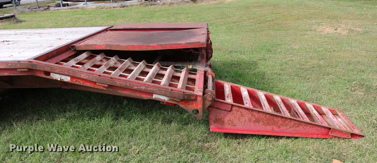 image for item DD0048 2006 QWS Express Trailers equipment trailer
