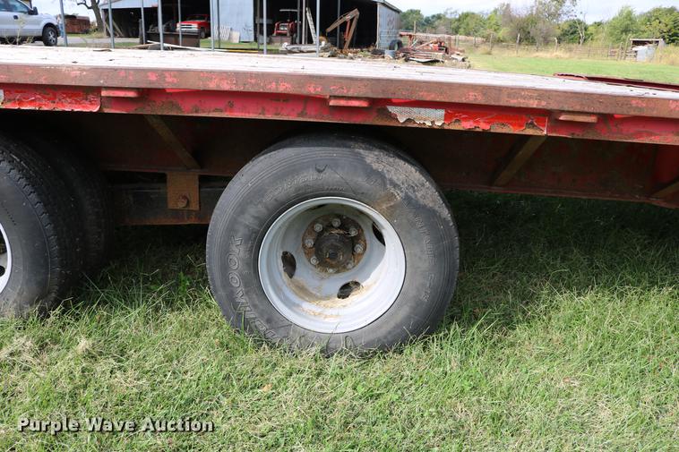 image for item DD0048 2006 QWS Express Trailers equipment trailer