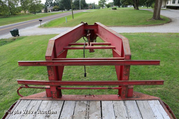 image for item DD0048 2006 QWS Express Trailers equipment trailer