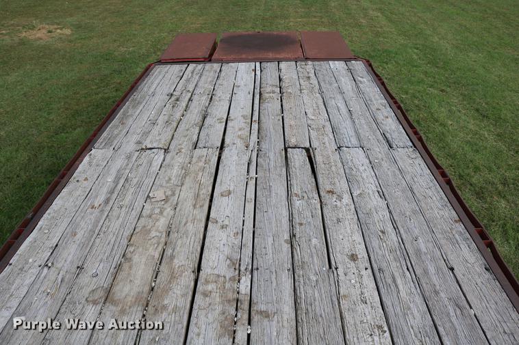 image for item DD0048 2006 QWS Express Trailers equipment trailer