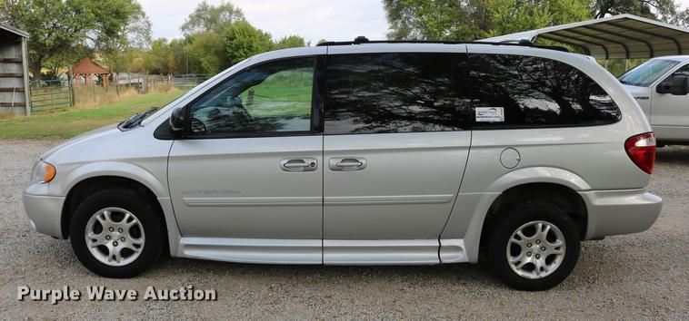image for item DD0049 2004 Dodge Grand Caravan van