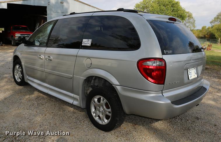 image for item DD0049 2004 Dodge Grand Caravan van