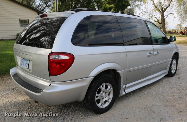 image for item DD0049 2004 Dodge Grand Caravan van