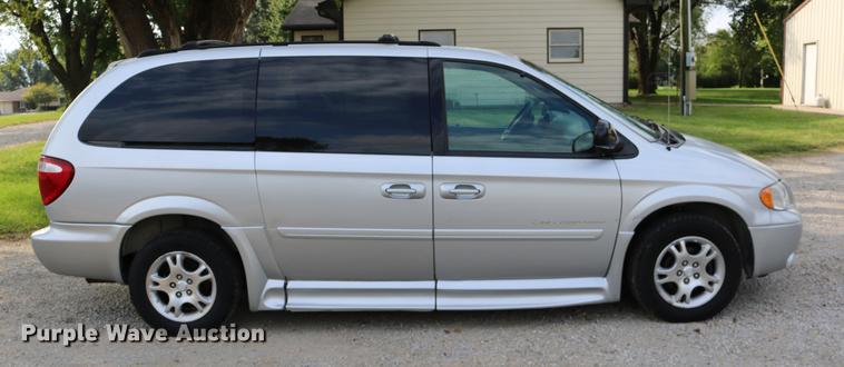 image for item DD0049 2004 Dodge Grand Caravan van