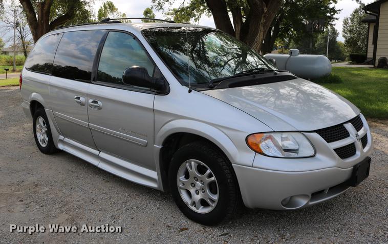 image for item DD0049 2004 Dodge Grand Caravan van
