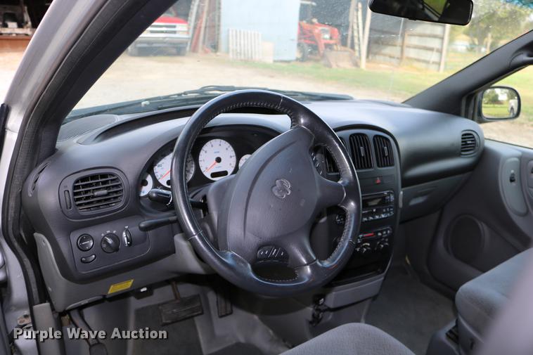 image for item DD0049 2004 Dodge Grand Caravan van