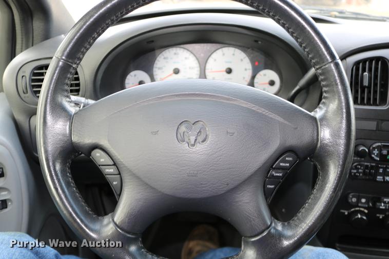 image for item DD0049 2004 Dodge Grand Caravan van