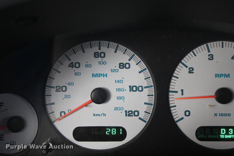 image for item DD0049 2004 Dodge Grand Caravan van