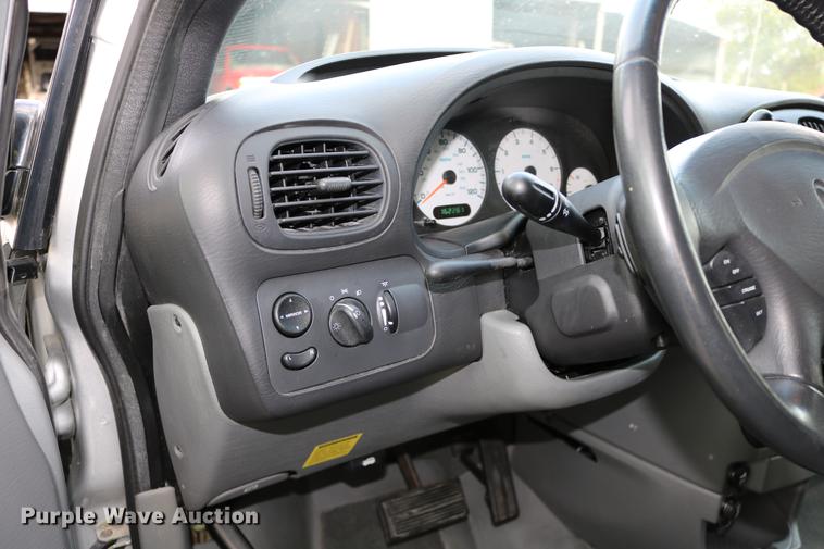 image for item DD0049 2004 Dodge Grand Caravan van