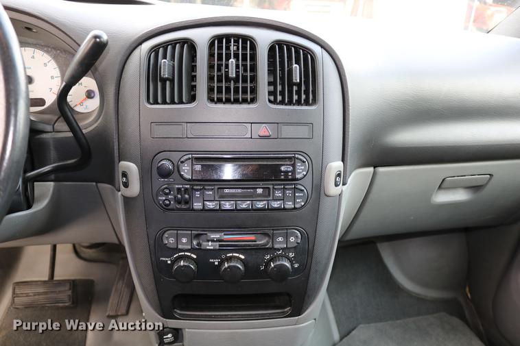 image for item DD0049 2004 Dodge Grand Caravan van