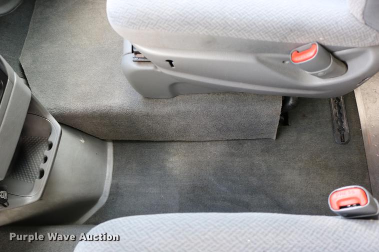 image for item DD0049 2004 Dodge Grand Caravan van