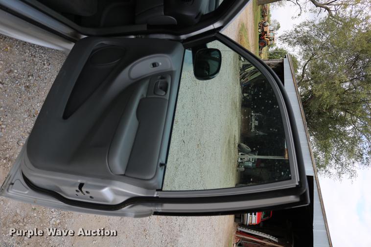 image for item DD0049 2004 Dodge Grand Caravan van