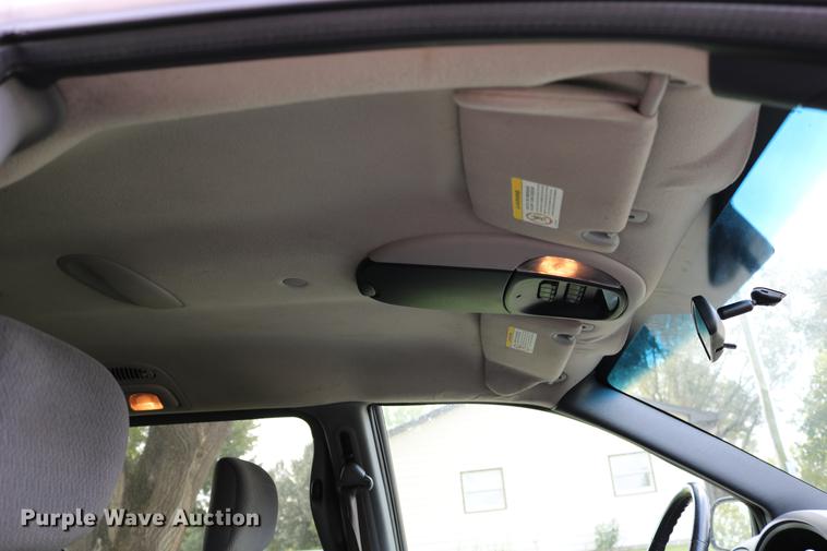 image for item DD0049 2004 Dodge Grand Caravan van